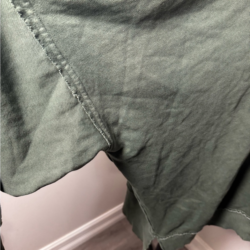 Sold forest Green Pullover Sweatshirt distressed - Picture 4 of 6
